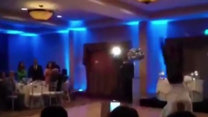 Gros KO en plein mariage avec des commentaires d'UFC.. Et ça le fait grave!