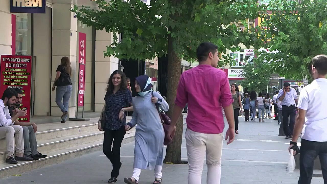 Türkische Kurden fürchten Rückfall in 'dunkle Jahre'