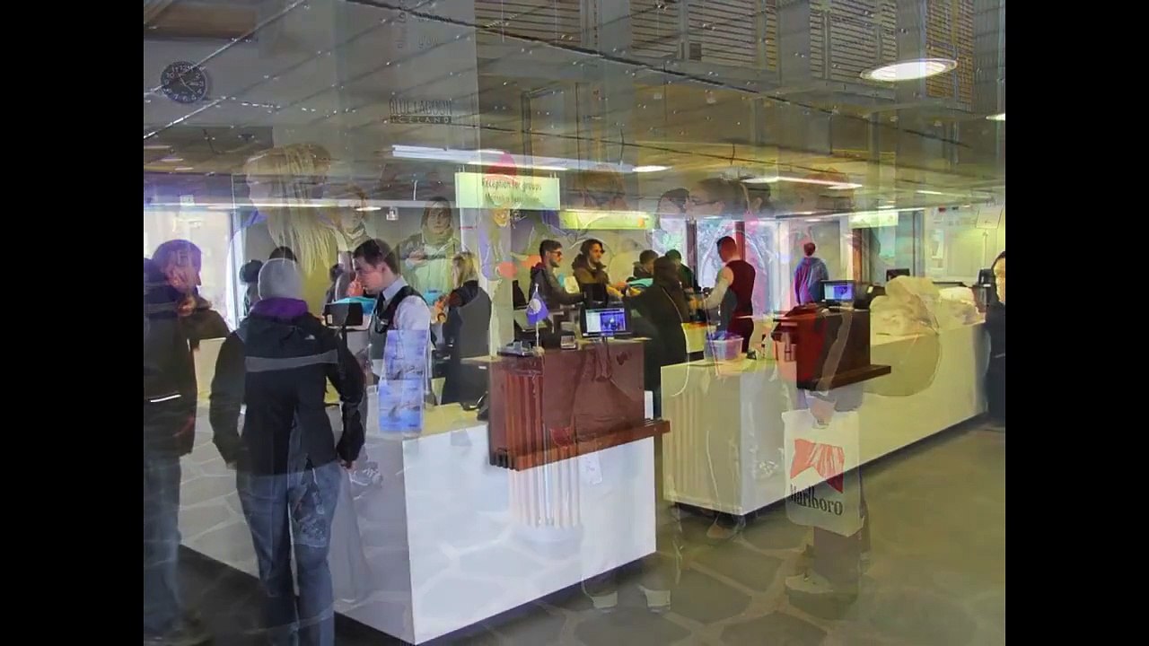 La Laguna Azul ( Blue Lagoon ) en Islandia