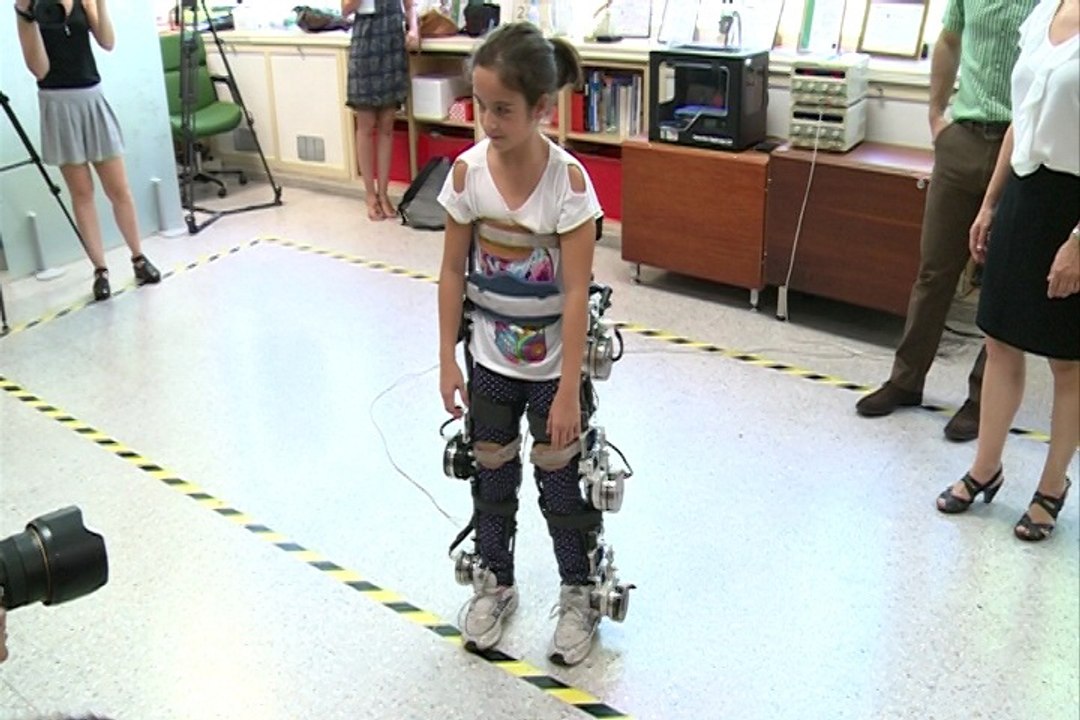 Robots que ayudan a andar a niños con paraplejia