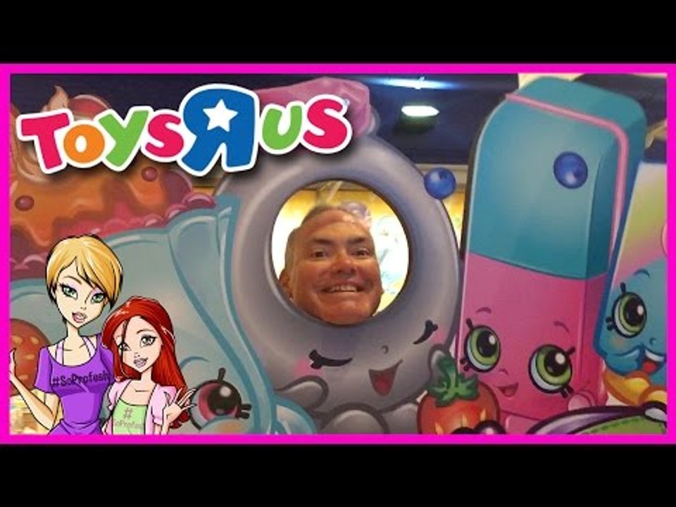 Doll Hunting in Times Square Toys R Us - Season 3 Shopkins!!