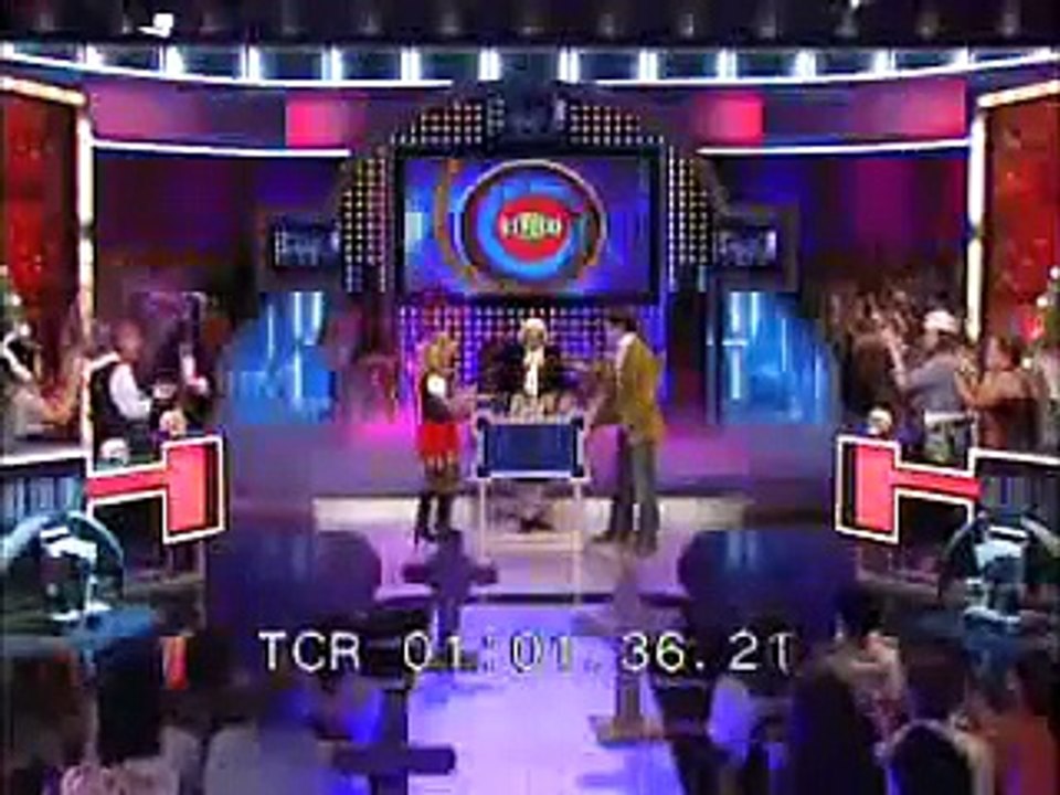 A Scary Halloween Bullseye Round!! | Family Feud