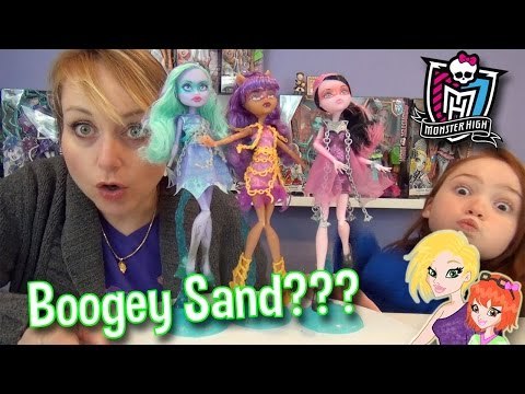 Monster High Haunted Twyla, Clawdeen and Draculaura Dolls Review