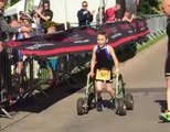 Vea la hazaña de un niño con  parálisis  cerebral en un triatlón