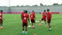 Douglas Costa nutmegged Arturo Vidal on the Chilean’s first day of Bayern Munich training