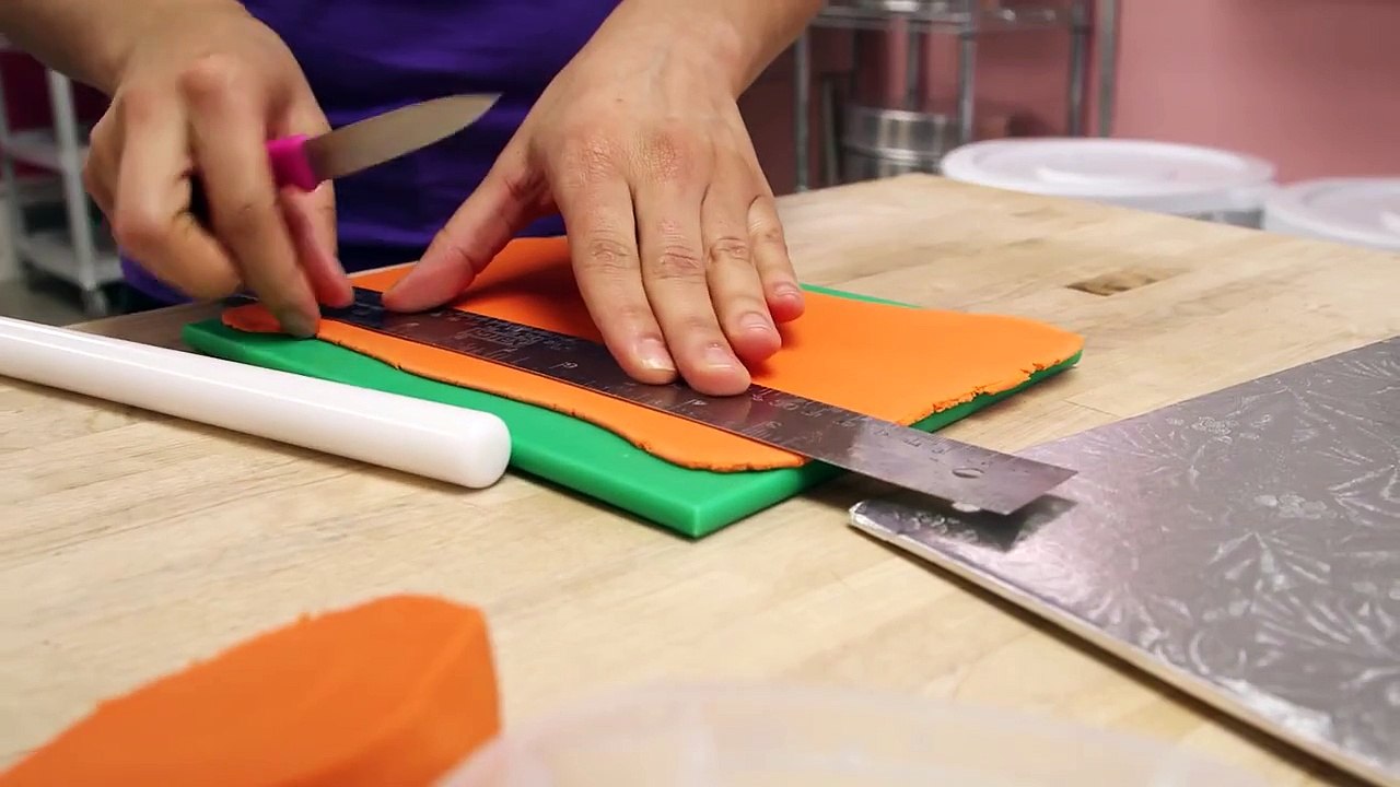 How to Cake A GIFT BOX CAKE! Chocolate Cake and Fondant!