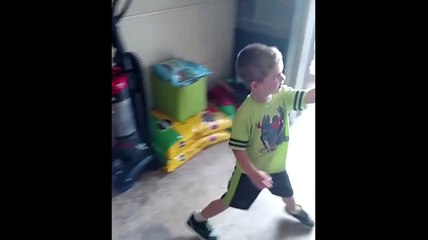 Kid gets scared by motorcycle, funny!