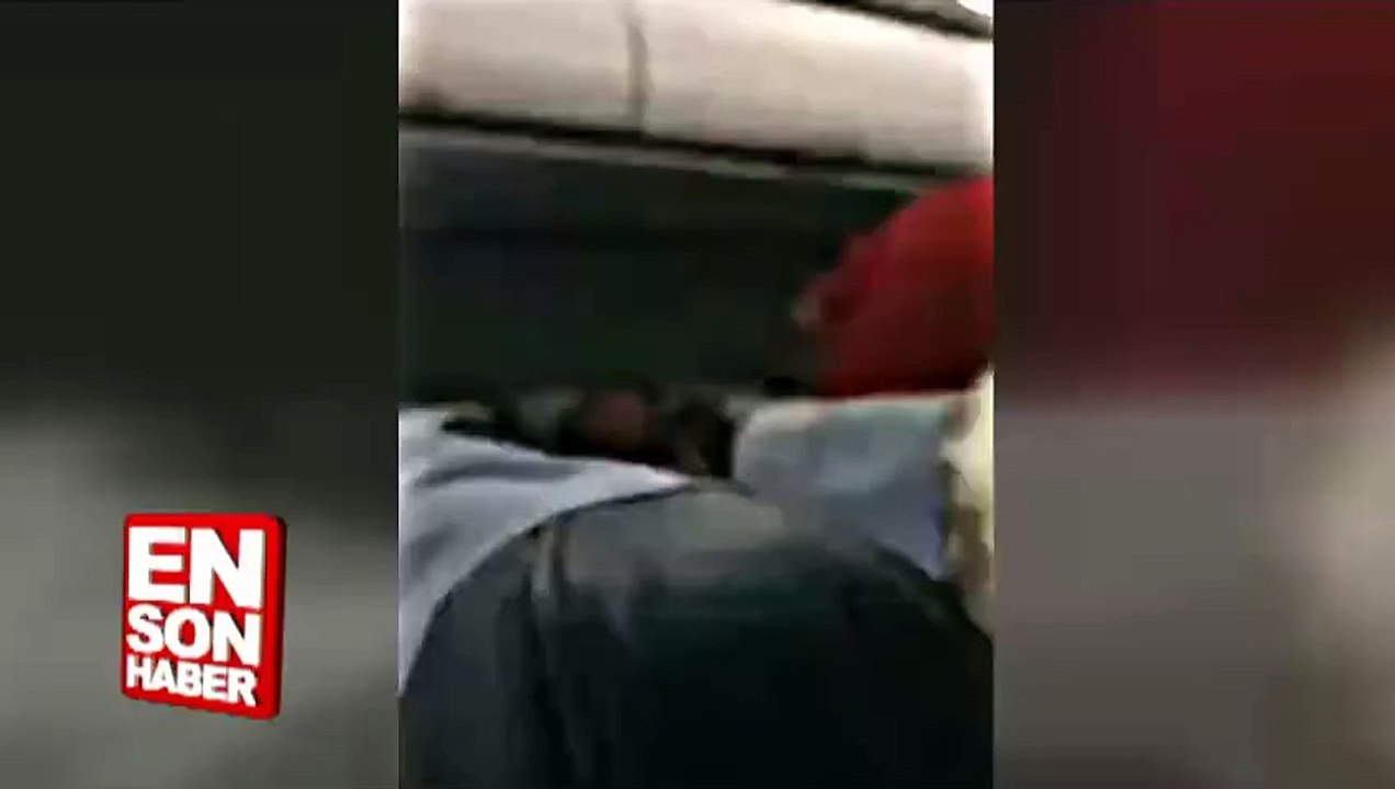 Alkollü yolcuyu uçakta bantladılar