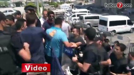 Avukattan şehitleri savunan vatandaşa tekme