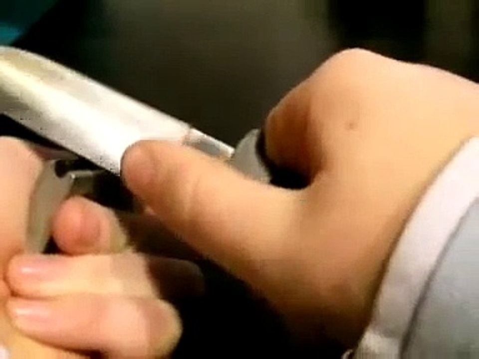 how to use a magnesium fire starter