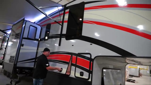 2016 Weekend Warrior Toy Hauler 4100W 5th Wheel RV Camper