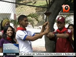 Venezuela: Fundayacucho supera las 250 mil becas para universitarios