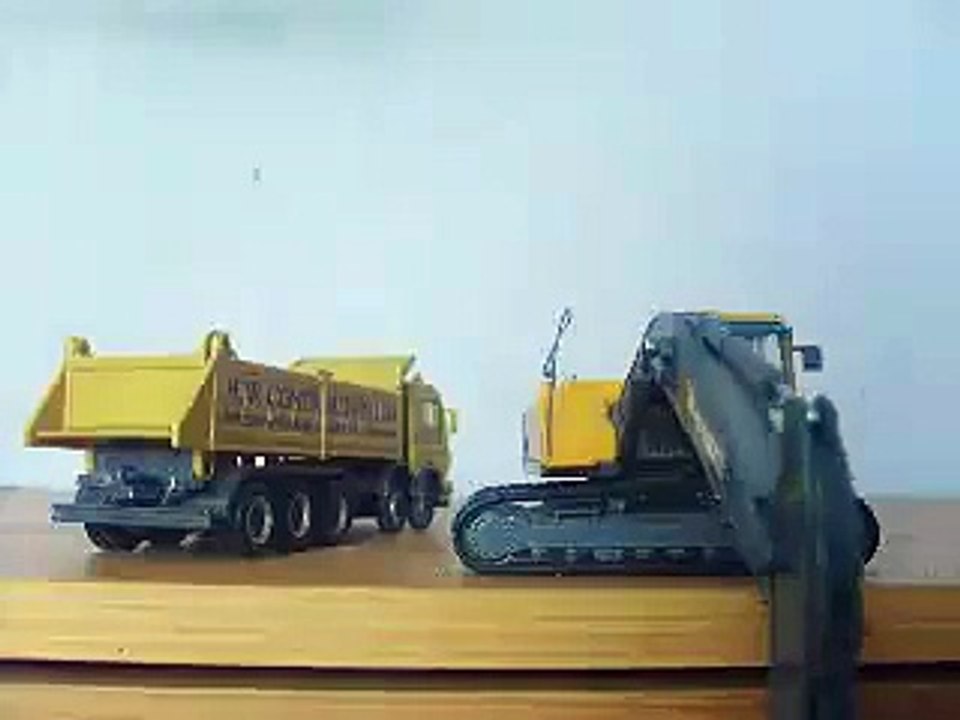 Excavadora volvo trabajando