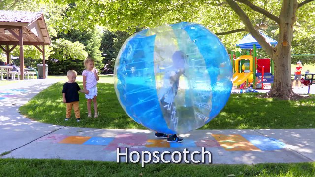 Devin Supertramp s'amuse avec une bulle géante