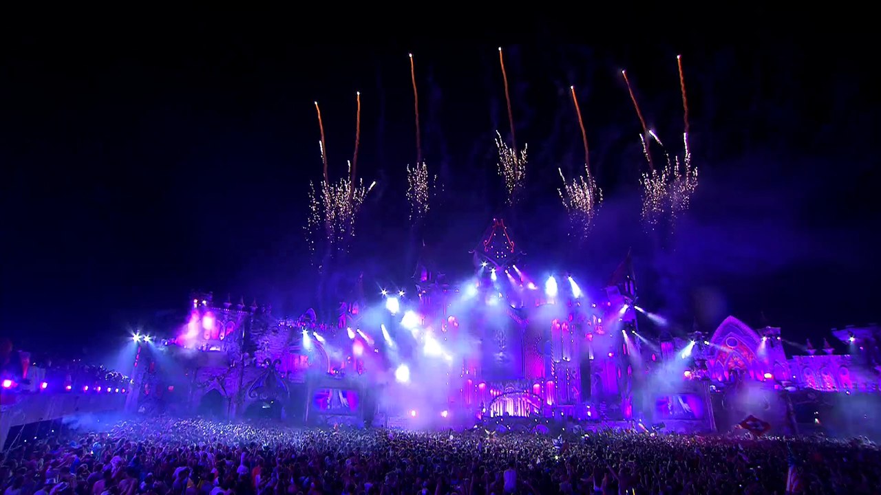 Steve Aoki a mis le feu à Tomorrowland