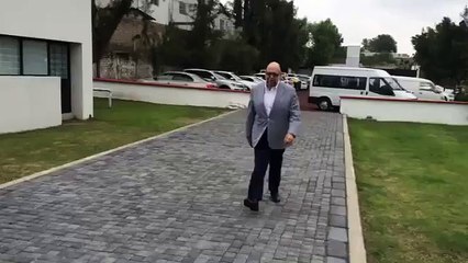 Gustavo Guzmán y Álvaro Dávila visitan el campamento de los 'Rojinegros'