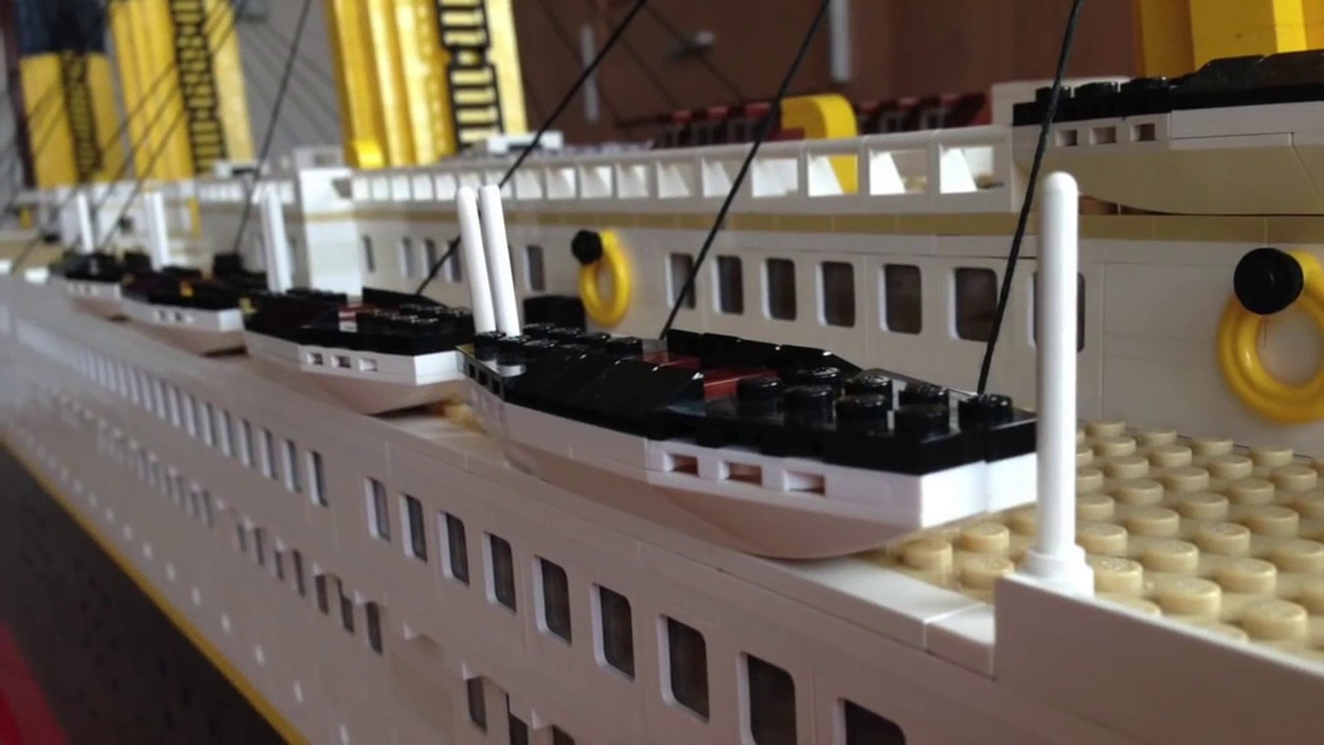 Kid built giant Titanic Boat replica with 30000 Lego Bricks! - Vidéo  Dailymotion