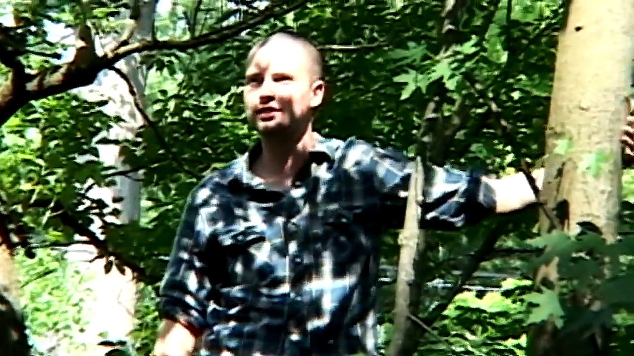 Il parcourt la rivière la plus polluée des USA en canoé - Rouge River (Michigan)