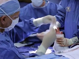 В США 8-летнему мальчику пересадили кисти рук