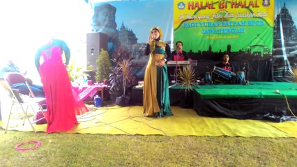 Dangdut Hijab koplo belahan rok terbuka Alifia Nada,Geye Entertainmen Paguyuban jogo selo