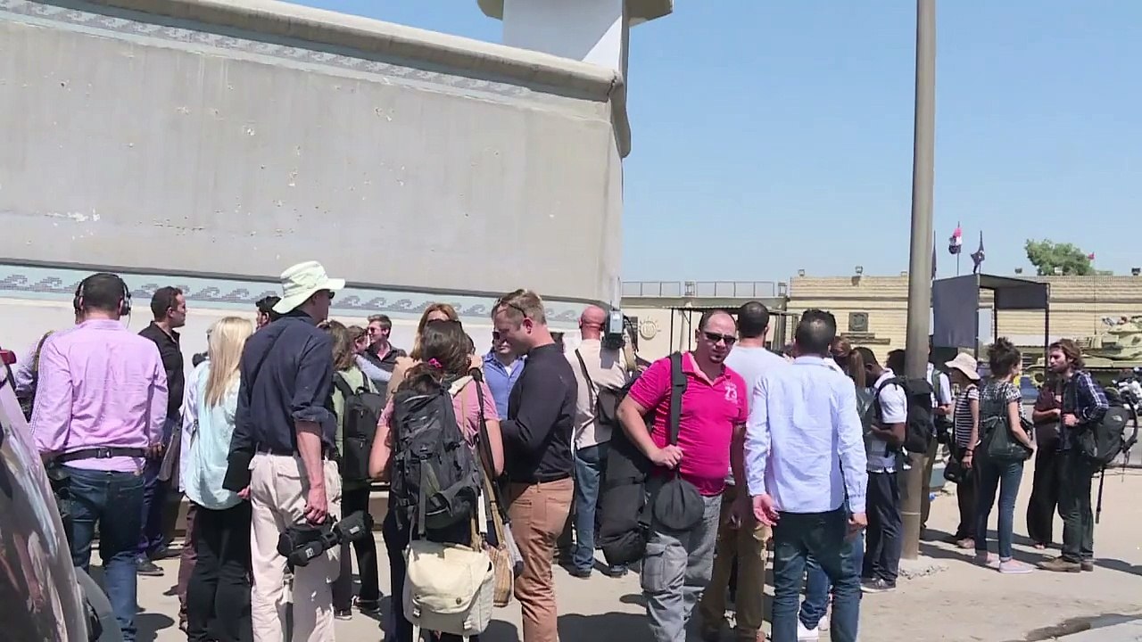 Egypte: procès de 3 reporters d'Al-Jazeera, verdict reporté