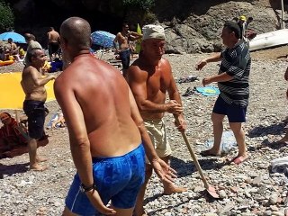 Nettoyons la petite Plage le 24/07/2015 & 25/07/2025 L'initiative a été lancée par ouled el houma