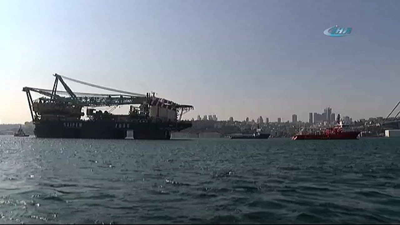 Boğaz’dan bir dev geçti !
