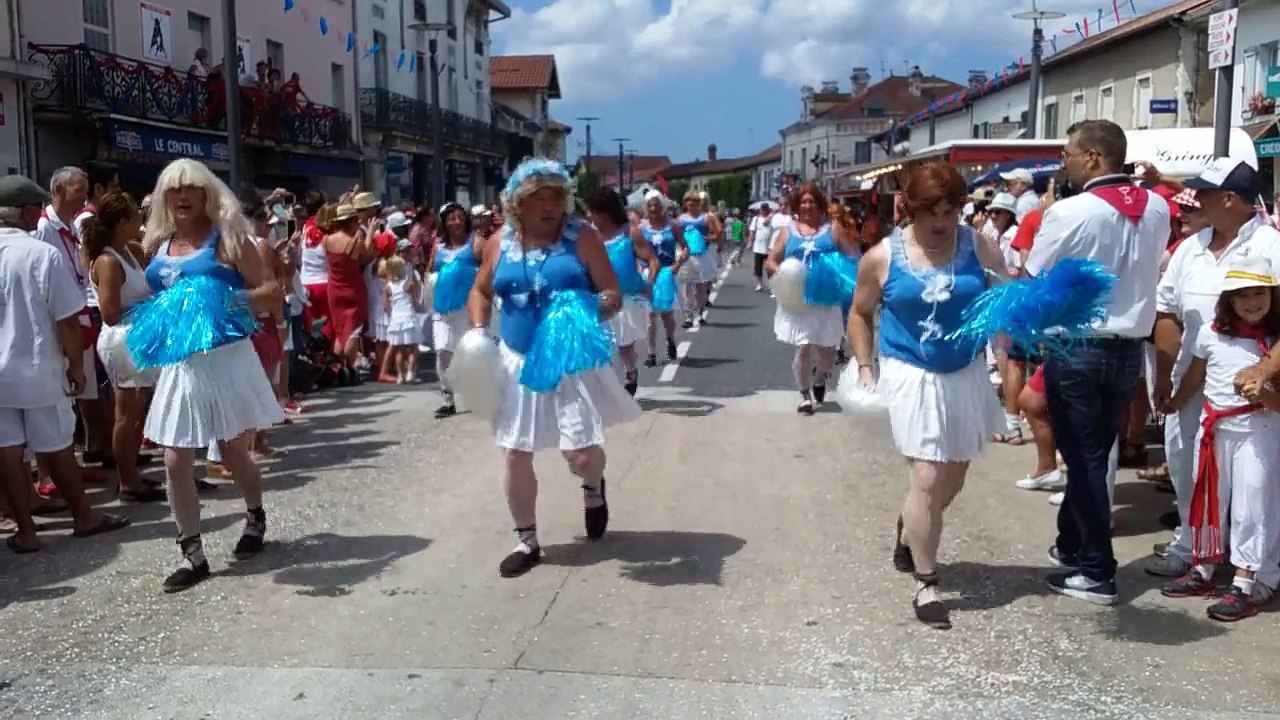 Défilé des fêtes de Tyrosse 2015  : les majoraux de Duhort-Bachen  ( HD )