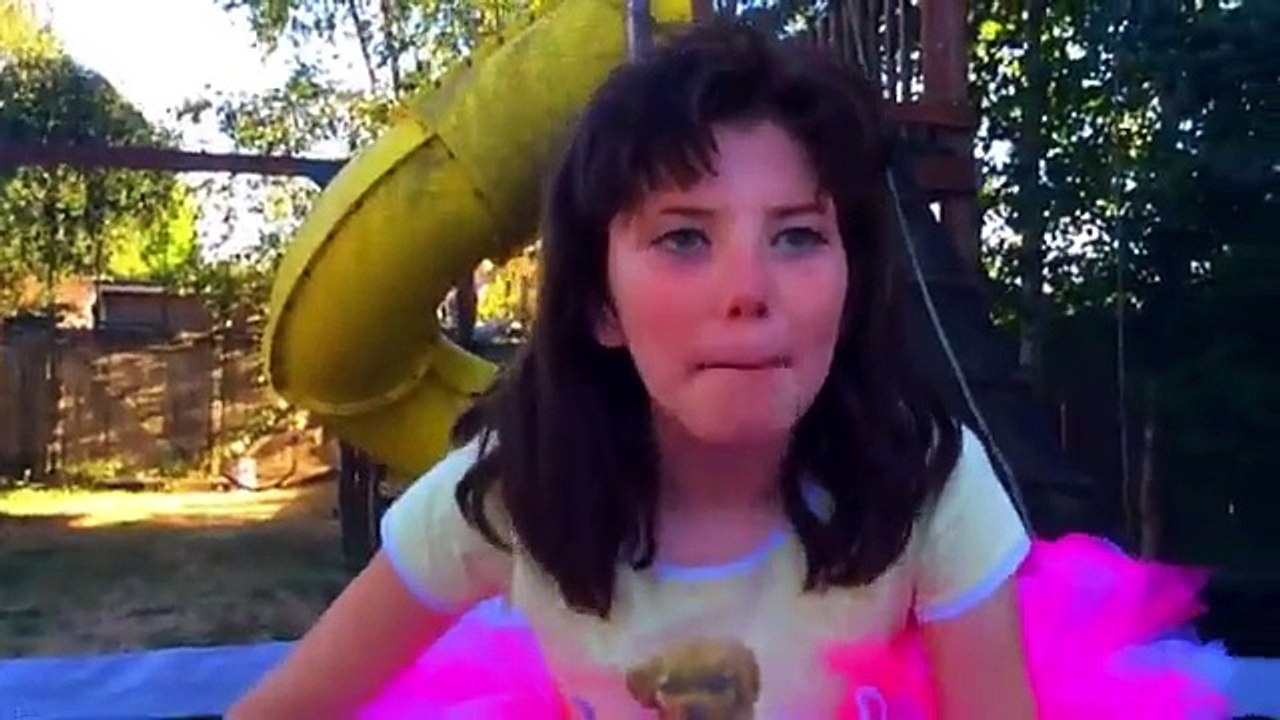 "Pink Fluffy Unicorns Dancing On Rainbows" Fan Video