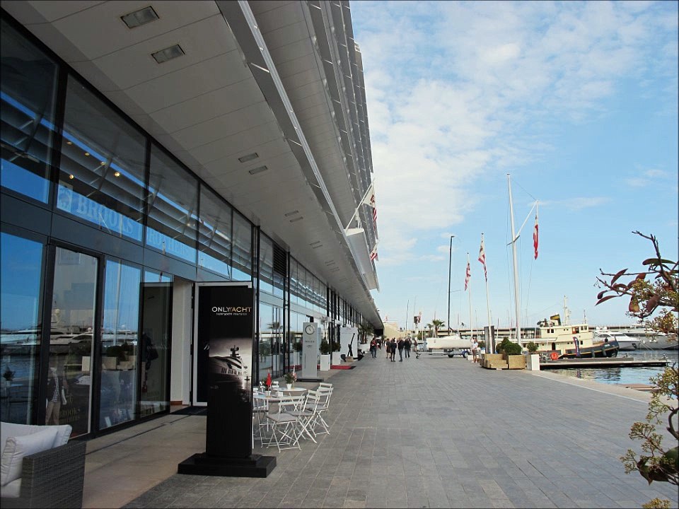 Monaco : Yacht-Club de Norman Foster