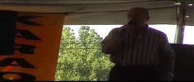 Danny McCorkle sings 'Sweet Caroline' at Elvis Week 2006 (vi