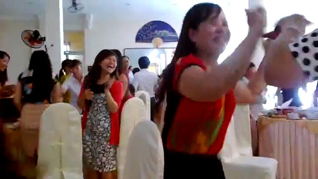 Quay lén nữ sinh