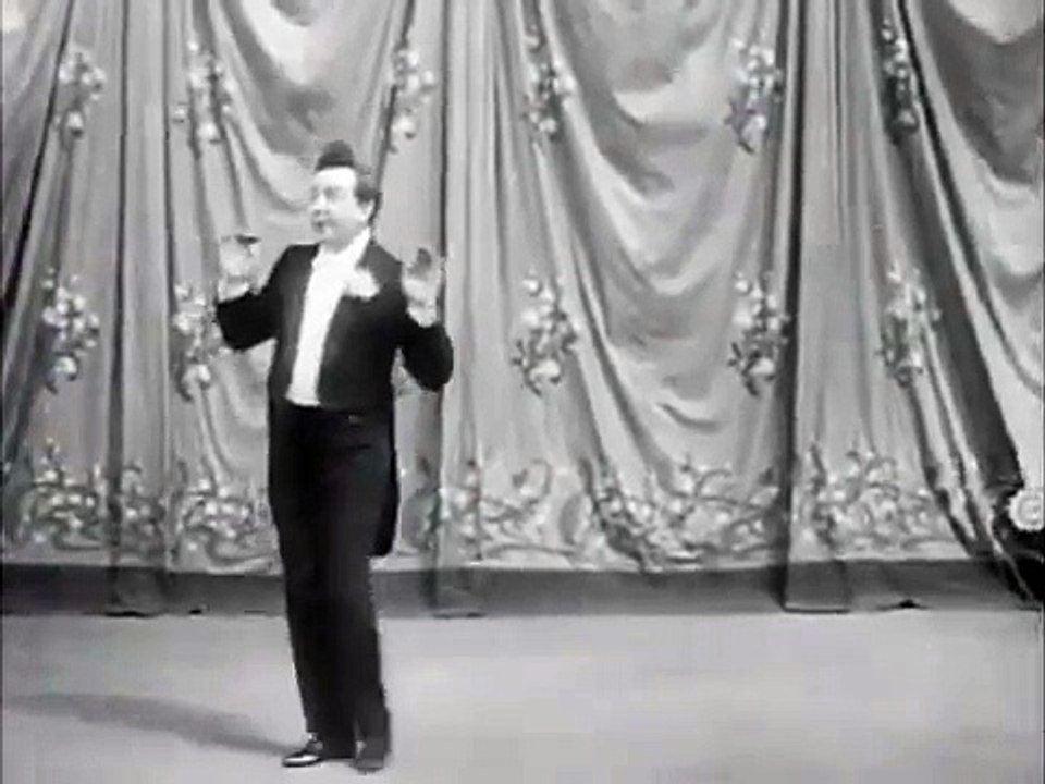 Felix Mayol Performs White Lilacs (1905) - ALIC...