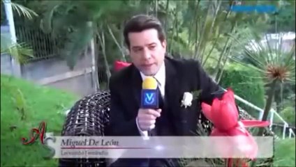 Miguel De León en Tras Cameras de Amor Secreto