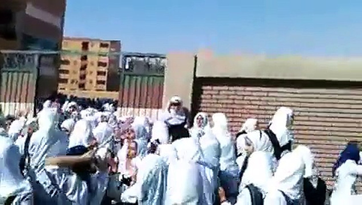مظاهرات الغطب من طالبات الثانويه بنات 1 بالمدرسة الجديده