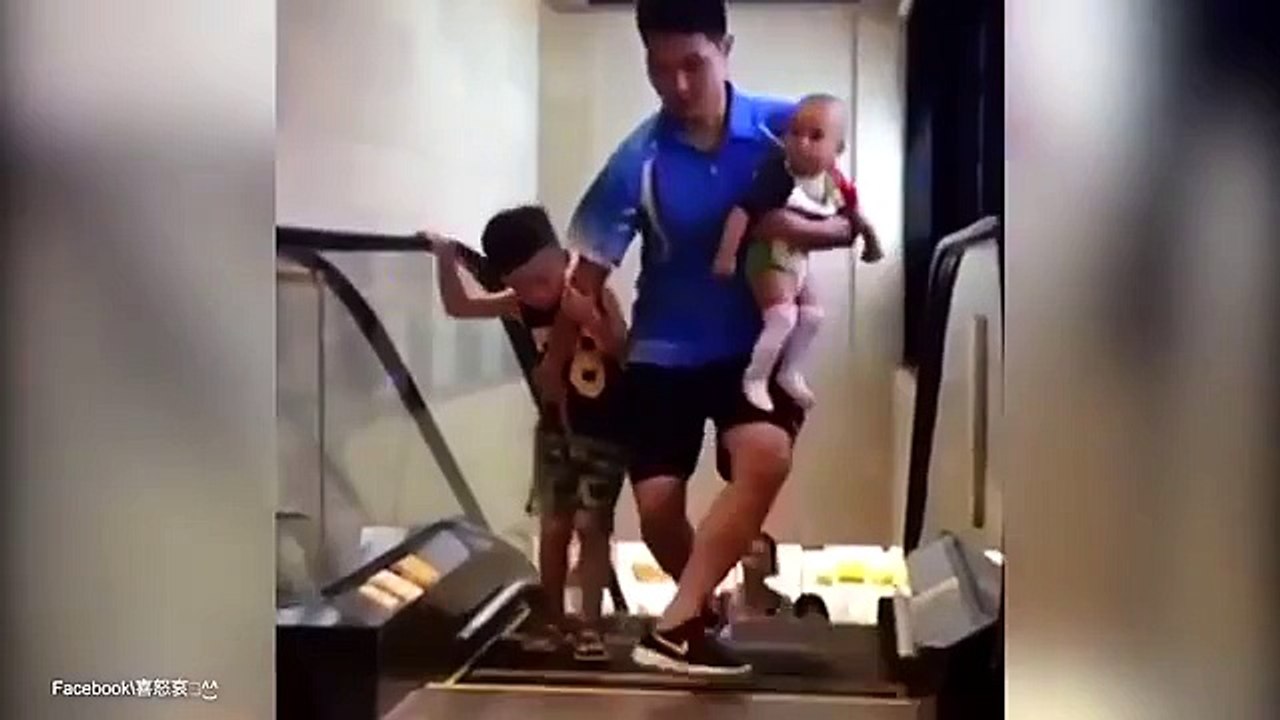 Chinese Shoppers Are Now Very Cautious After a Woman Recently Fell Through an Escaltor and Died