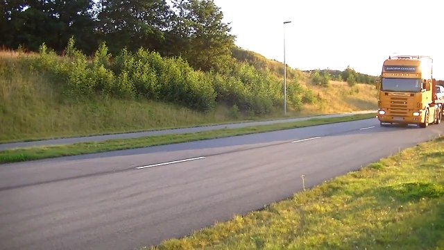 A Volvo 142 supercharged v8, Volvo 242 v8 and a Volvo 242 with a lot of boost having fun..!!