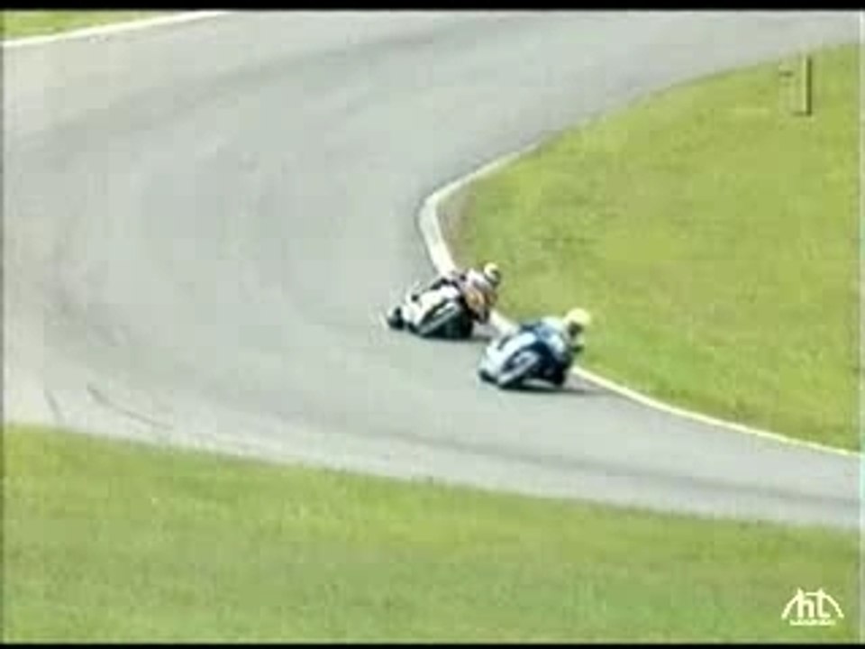 Une chute de moto à grande vitesse