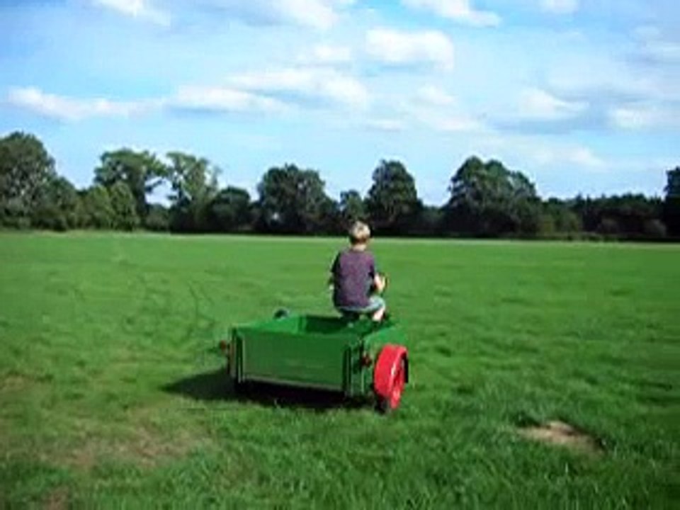 Agria 2600 Z auf Wiese,Schnellgang
