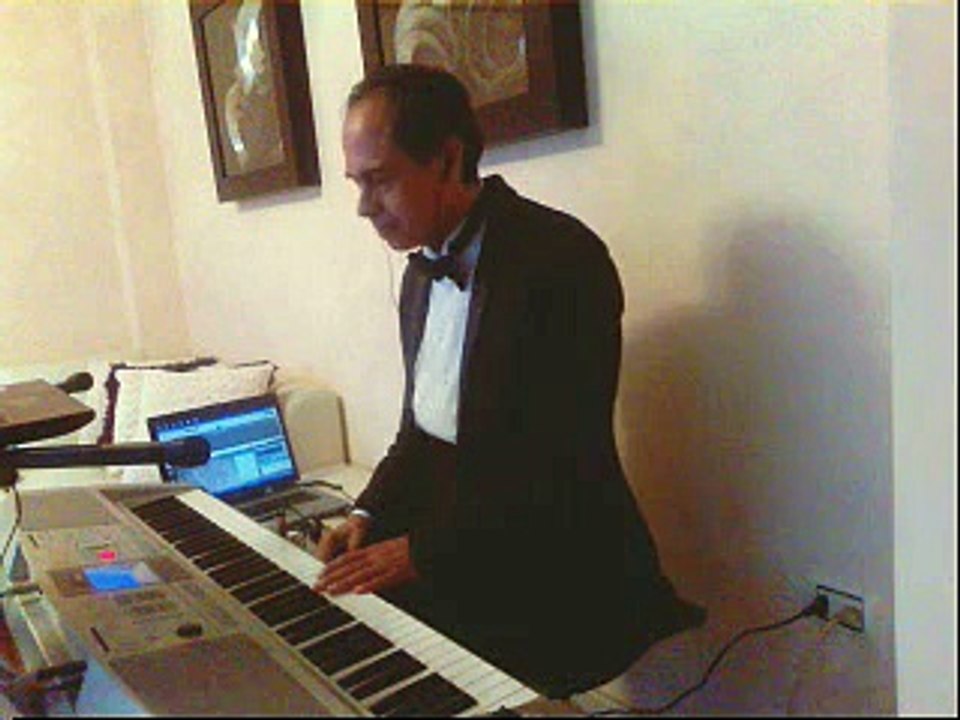 CUMPLEAÑOS BODAS,EVENTOS  MÚSICA PARA PIANISTA LE INTERPRETA TODOS GÉNEROS BOLERO ENCADENADOS