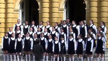 Nirvana - Meninas Cantoras de Petrópolis encerram Campanha Mundial Doenças Intestinais