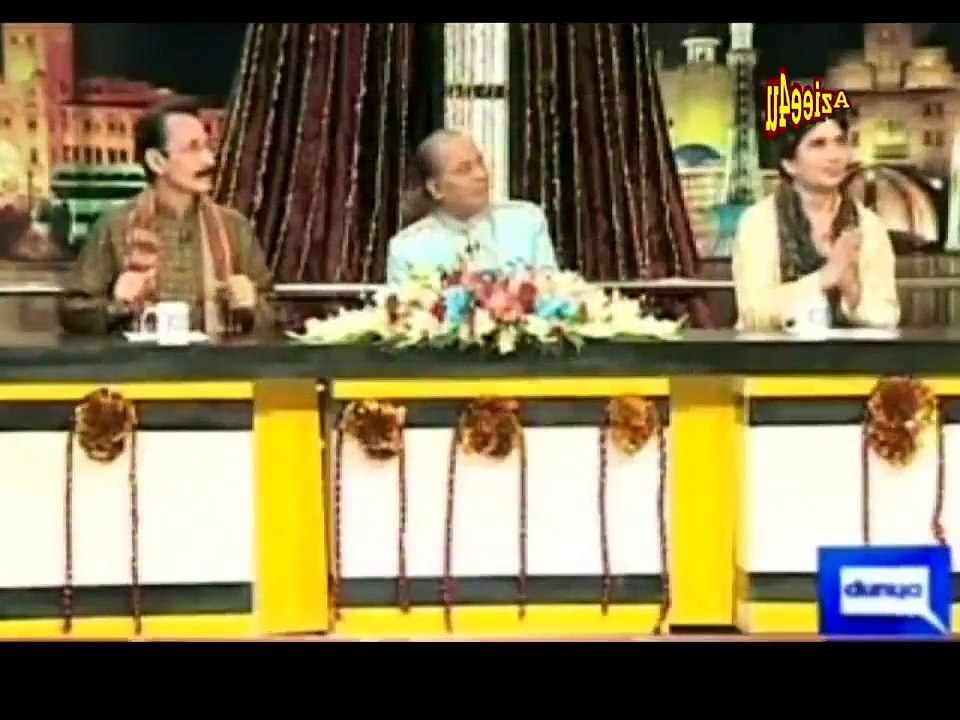 Aye Chand Hansdey Ke Dil { Rahat Fateh Ali Khan & Sara Raza } *Tribute Ustad Nusrat Fateh Ali Khan*