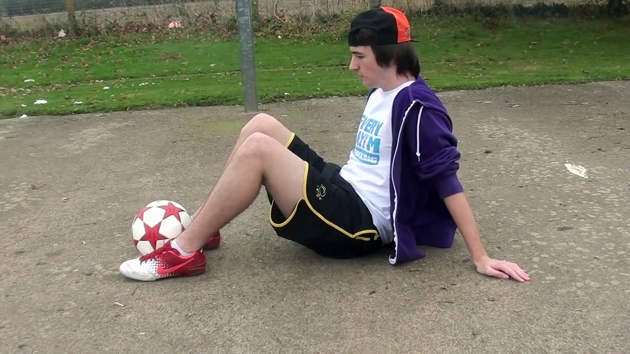 Sitdown Juggling TUTORIAL - Learn How To Juggle A Ball Sitting Down - Freestyle Football / Soccer
