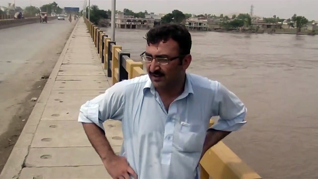 Flood Nowshera 2010.MP4