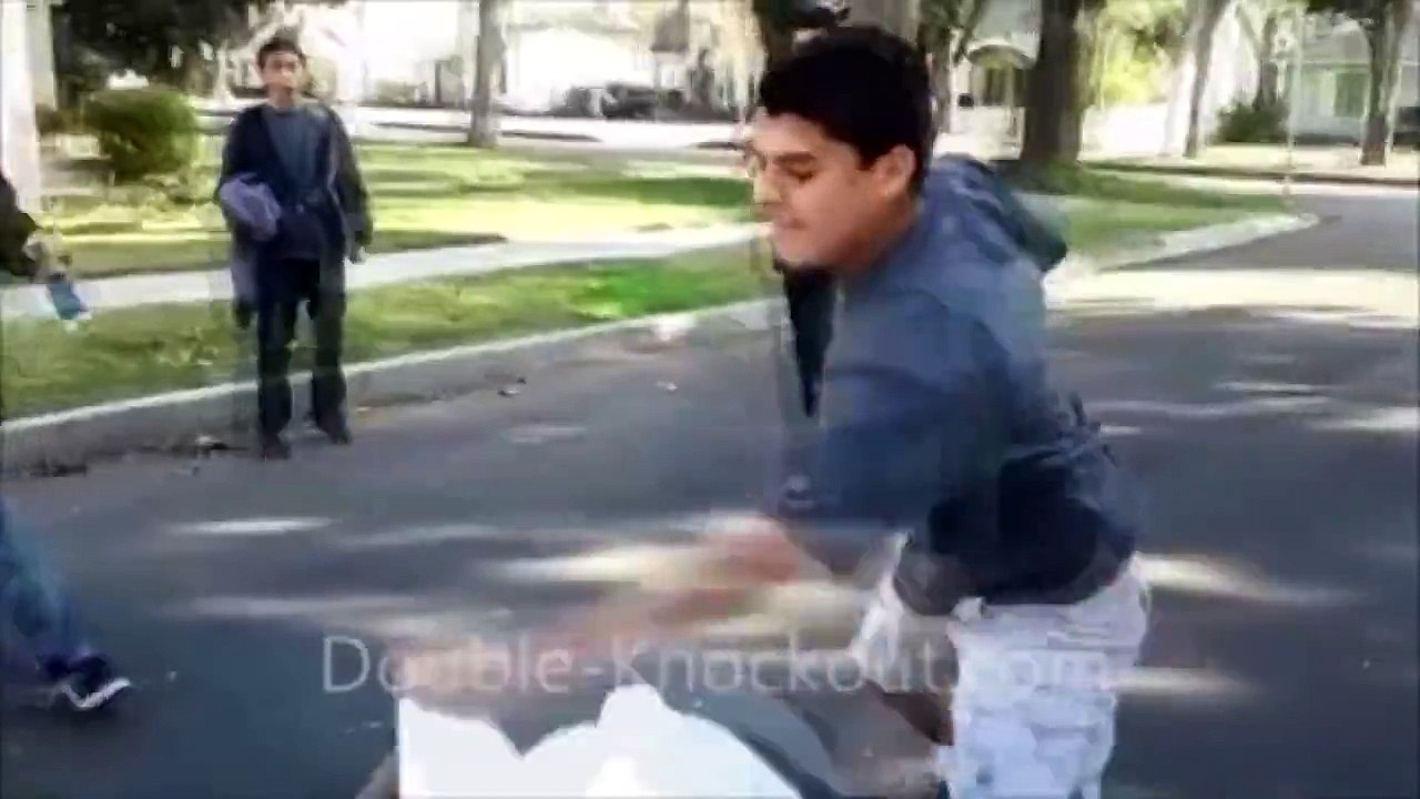 How To Win A Street Fight WIth Head Movement, Learn Simple (But Awesome) Street Fighting T