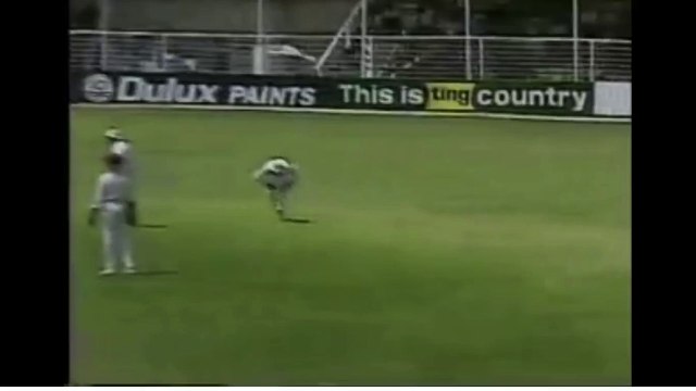 Umpire Get Hits - Ugly Bad Accident in Cricket History