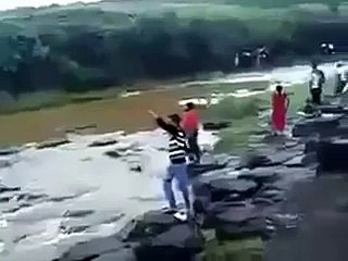 Live 5 people drowned due to flash flood occurred in indore patalpani