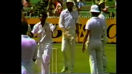 Sunil Gasvaskar Fights against Worst Cricket Umpire Decision