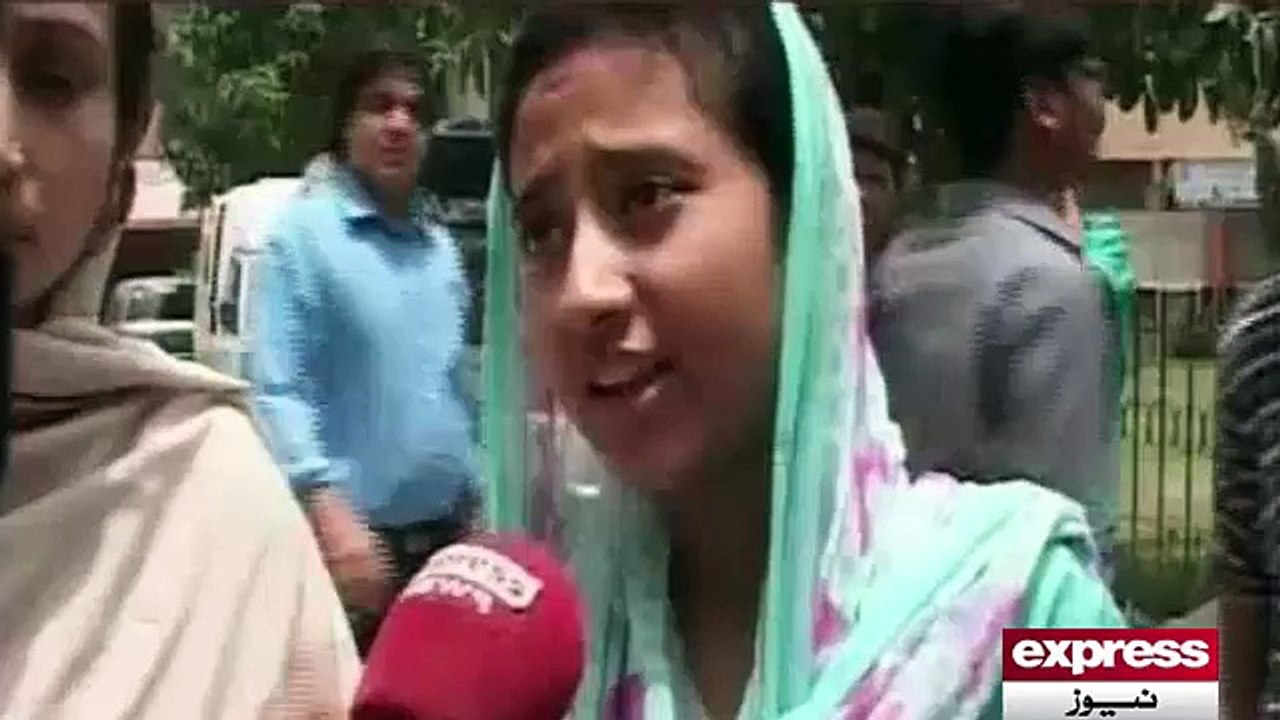 Student protesting at Matric board offic