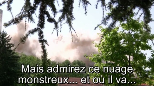 Dynamitage de la barre 230 à la Duchère - Lyon. Poussières scandaleuses